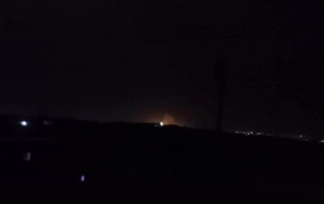 صورة لحظة استهداف مطار حلب الدولي