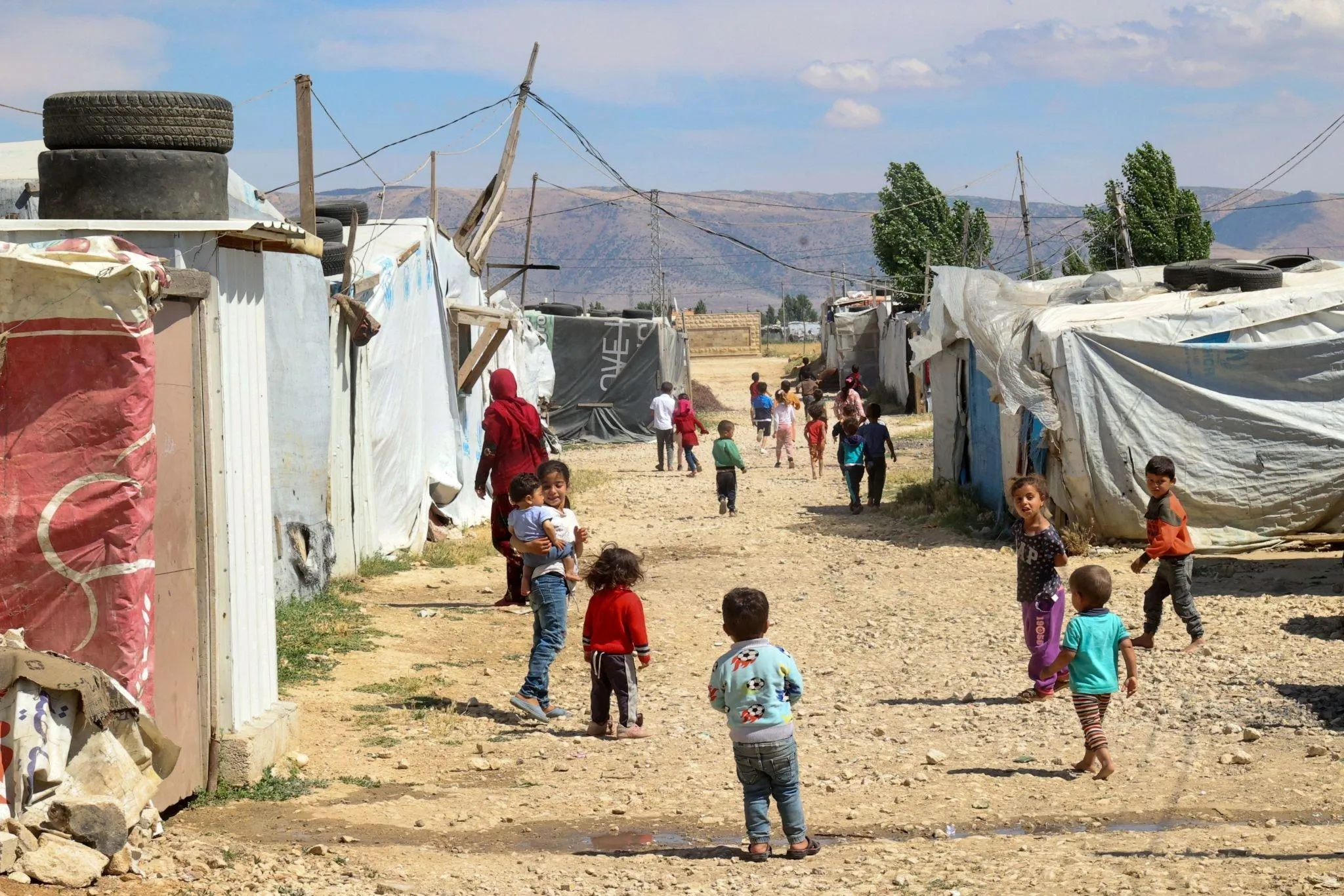 حجار: حكومة لبنان اتخذت قراراً بعدم توسيع مخيمات السوريين أو إقامة مخيمات جديدة لهم