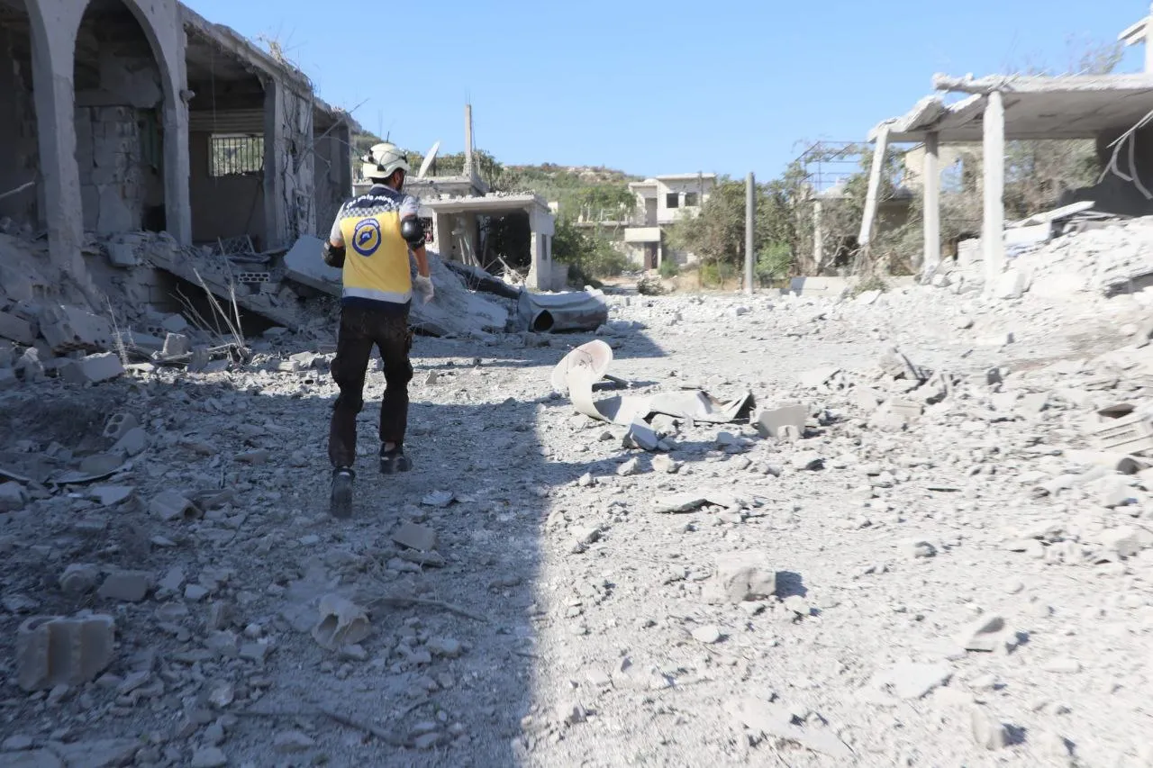 صورة لدمار سابق في بلدة بداما بريف إدلب الغربي