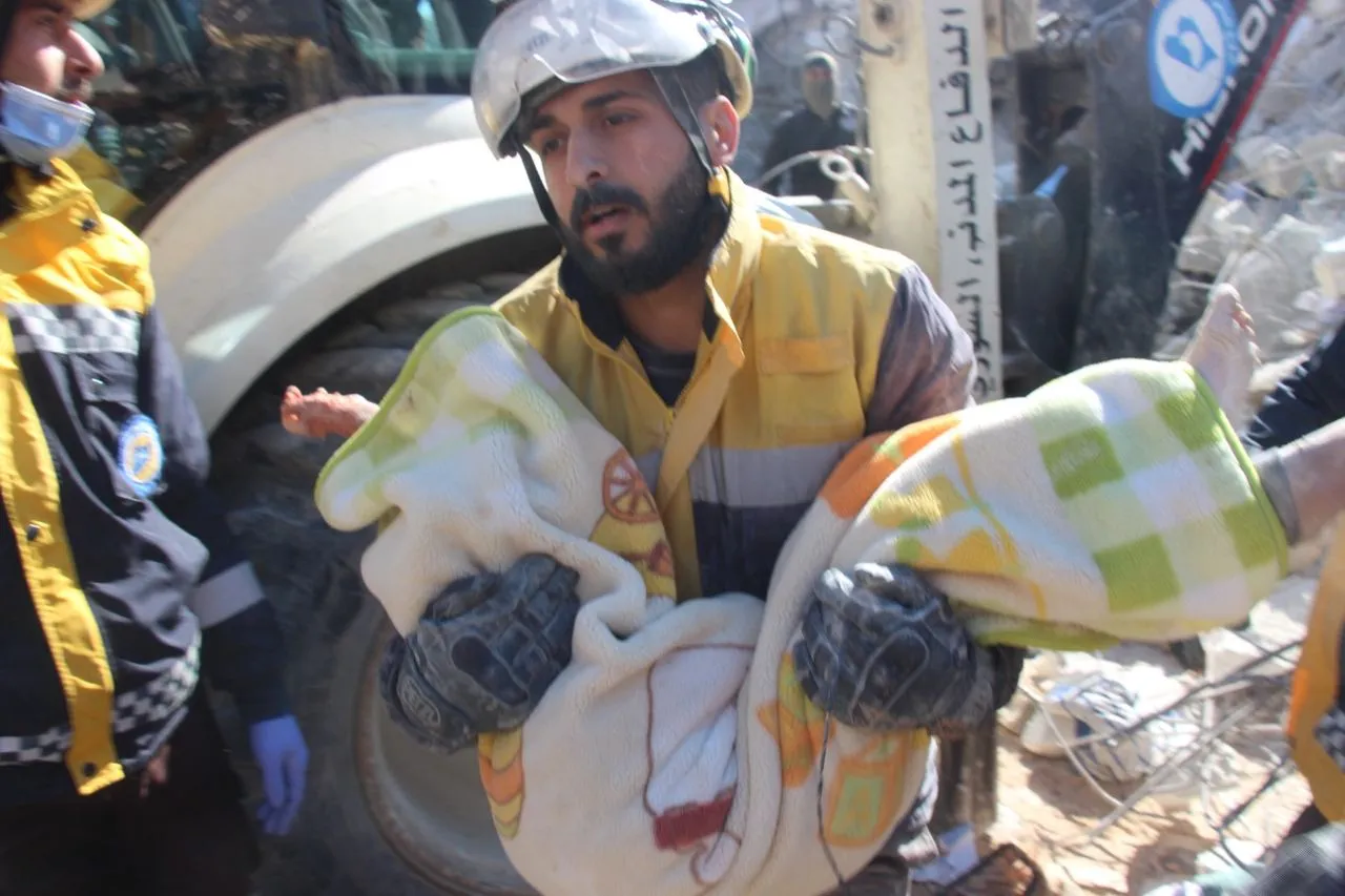 النظام يسرق مساعدات مخصصة للمتضررين من الزلزال في سوريا