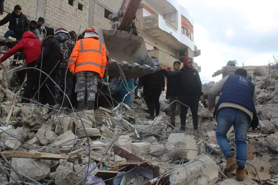 بهدف جلب الدعم والتبرعات.. "نظام الأسد" يُضخم أعداد ضحايا الزلزال بمناطق سيطرته