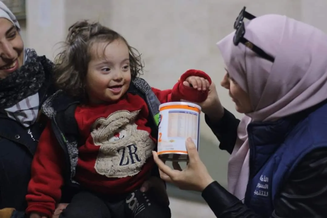 النظام يخفض حصة دمشق من حليب الأطفال ويبرر "لصالح المناطق المنكوبة"