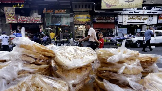 "مخالف للقانون" .. تموين النظام تنتقد طلب تعويم سعر الخبز السياحي
