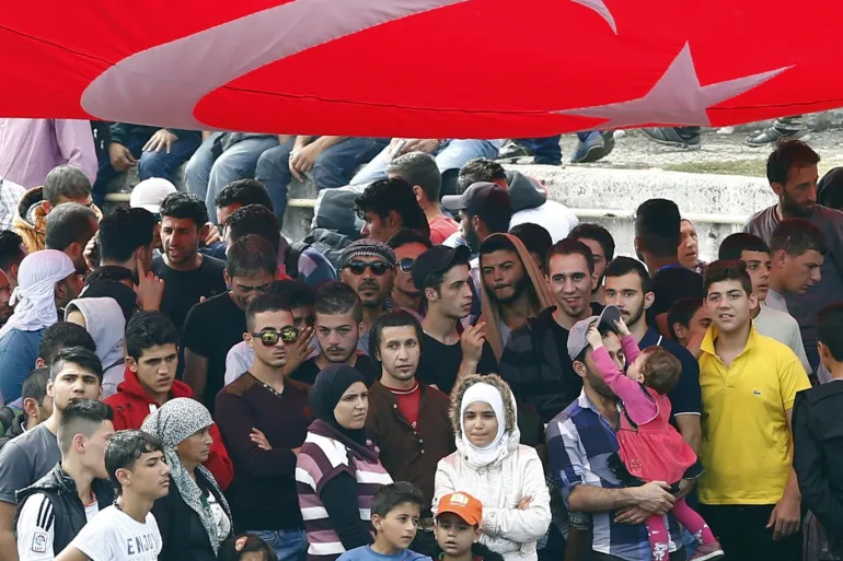 حقوقي يتوقع موجة هجرة كبيرة للاجئين السوريين في تركيا إلى أوروبا بعد الزلزال