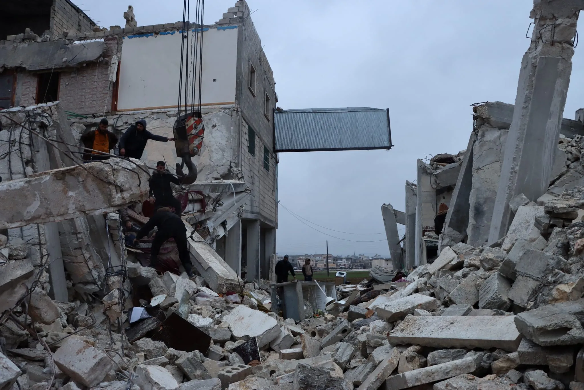 مع غياب الأرقام الدقيقة .. النظام يواصل التلاعب بحجم أضرار الزلزال في سوريا