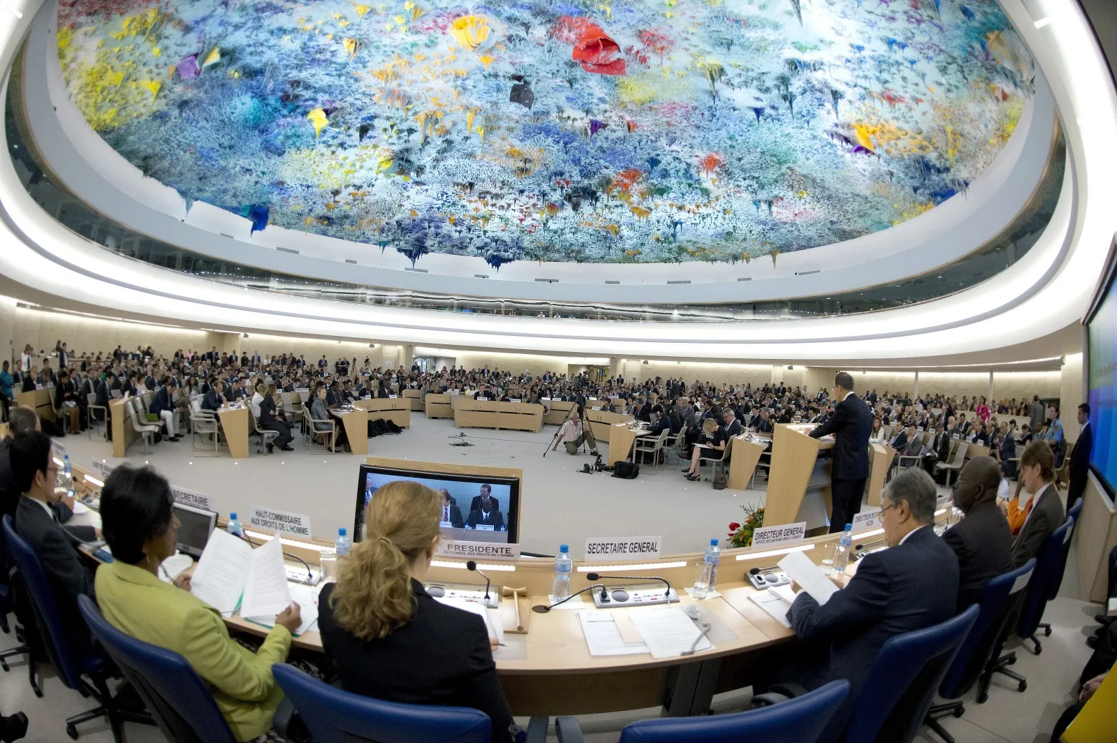 "مجلس حقوق الإنسان" يمدد عمل لجنة التحقيق الدولية المستقلة المعنية بسوريا عاماً إضافياً
