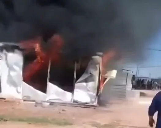 حريق في مخيم الزعتري يخلف قتلى وجرحى من اللاجئين السوريين