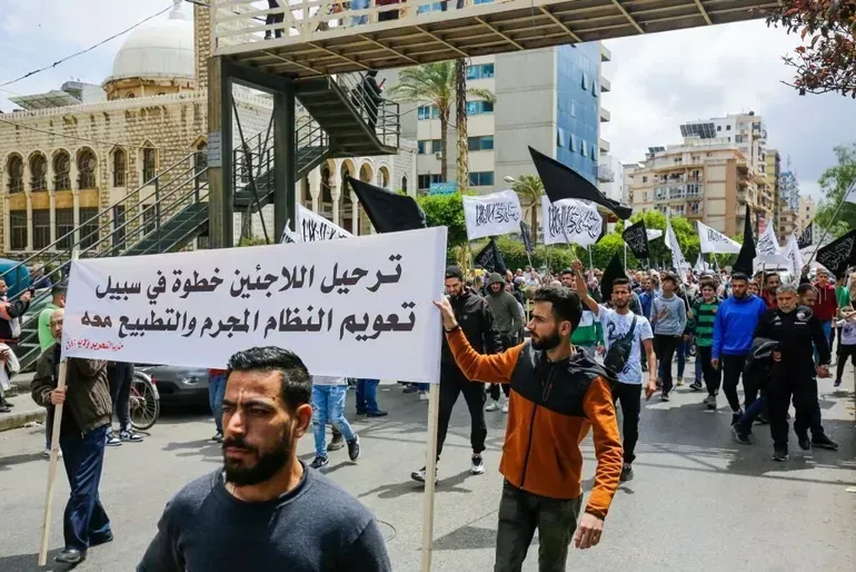 جانب من خروج الشعب اللبناني بالتظاهرات
