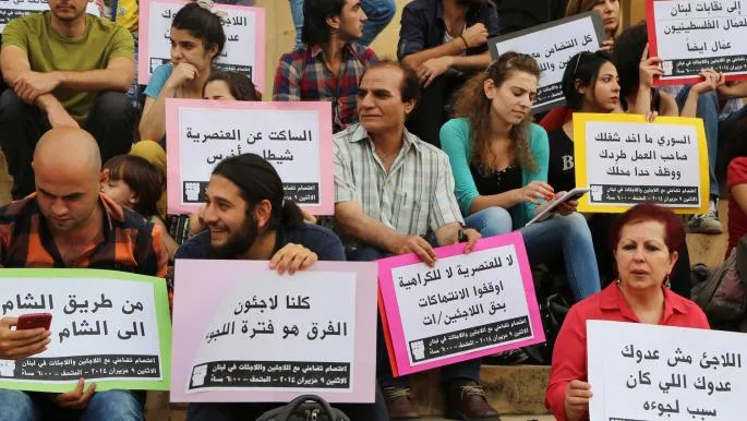 أكاديميون وإعلاميون لبنانيون يتبرؤون من الحملة "العنصرية" ضد اللاجئين السوريون