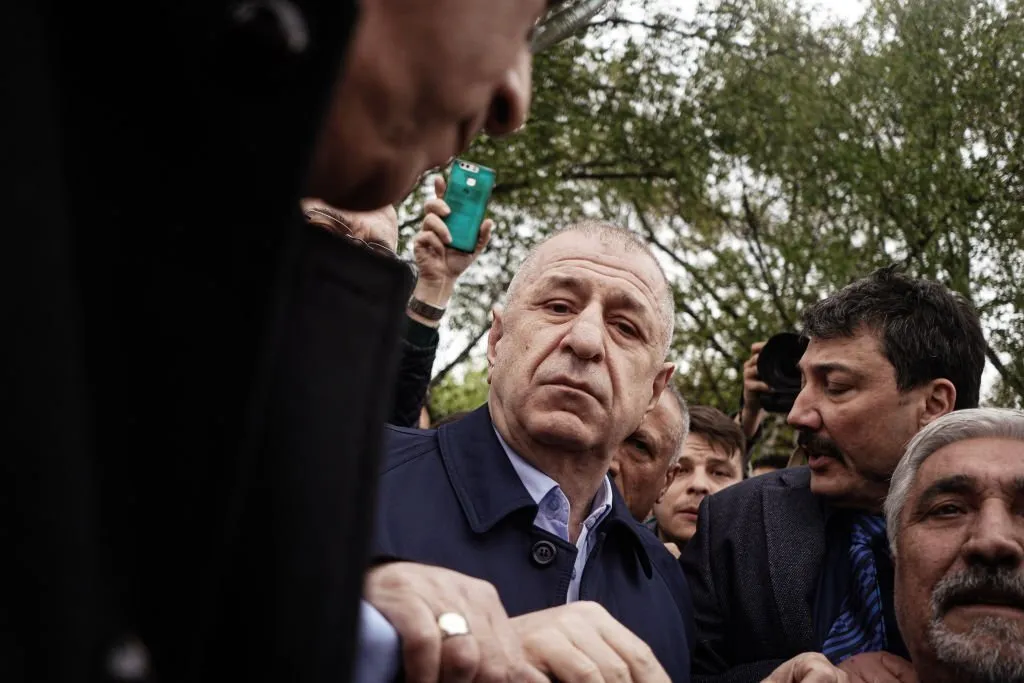 عدو اللاجئين "أوميت أوزداغ" أمام سقوط مدوٍ في الانتخابات التركية