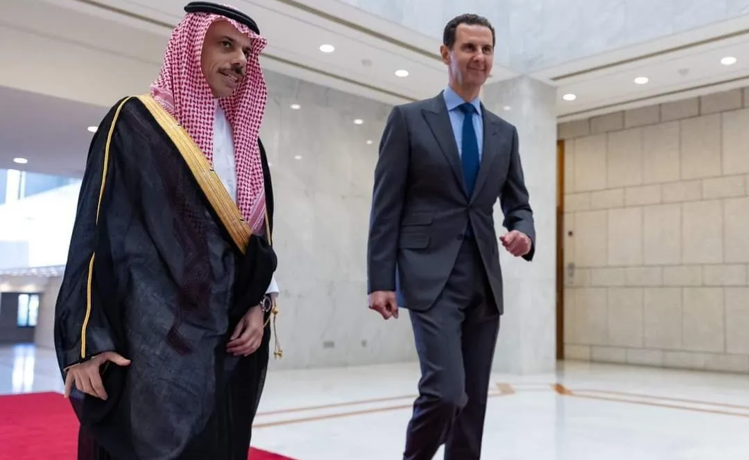 يوم حزين..  “فايننشال تايمز” تنتقد مشاركة الأسد في القمة العربية