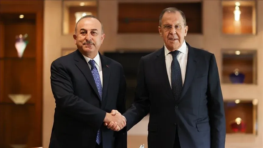 وزير الخارجية التركي يبحث مع "لافروف" القضايا المتعلقة بالاجتماع الرباعي بشأن سوريا