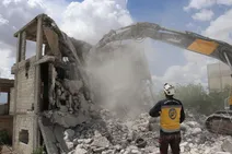 "الخوذ البيضاء" تُعلن انتهاء عمليات إزالة أنقاض الزلزال المدمر شمال غرب سوريا