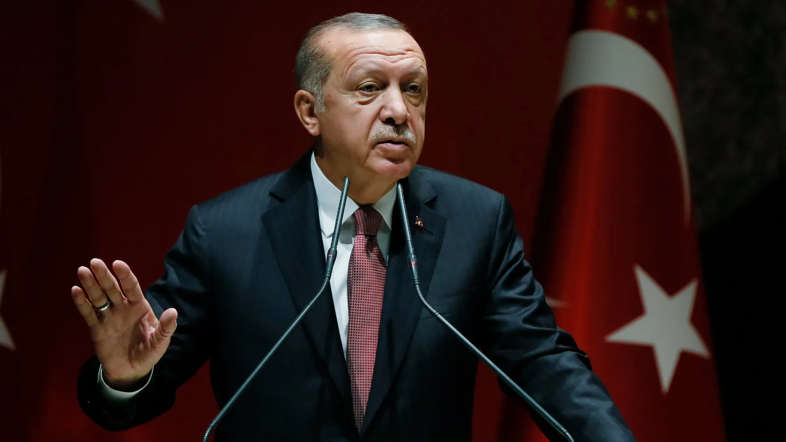 "أردوغان": سنحل مسألة اللاجئين "بشكل سلس" يليق بتاريخنا وثقافتنا وقيمنا العقائدية