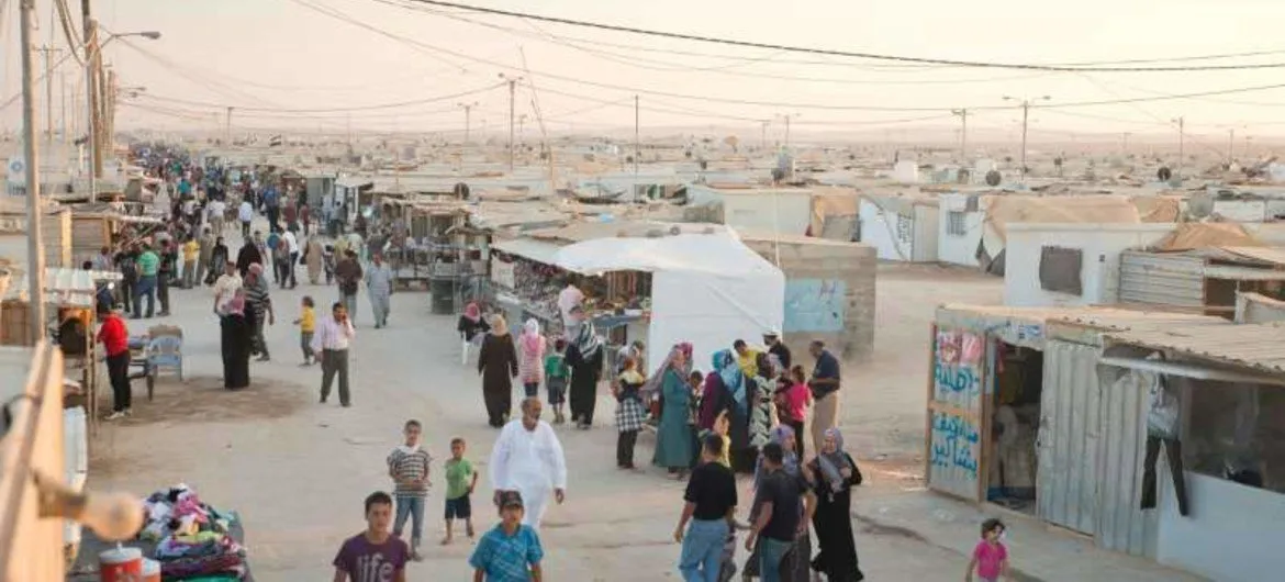 "الأغذية العالمي" يُخفض المساعدات النقدية الشهرية لـ 120 ألف لاجئ في مخيمي "الزعتري والأزرق" بالأردن