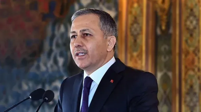 لا تهاون مع "المهاجرين غير النظاميين".. وزير الداخلية التركي ينفي ترحيل الخاضعين لـ "الحماية المؤقتة"
