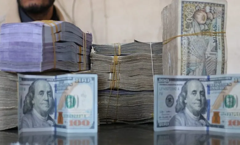 الدولار يتخطى الـ 13 ألف .. الليرة السورية تسجل أدنى مستوى في تاريخها