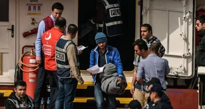 "الداخلية التركية" تتبع إجراءات جديدة لمكافحة الهجرة "غير الشرعية" وتُصدر تعليمات للمخالفين
