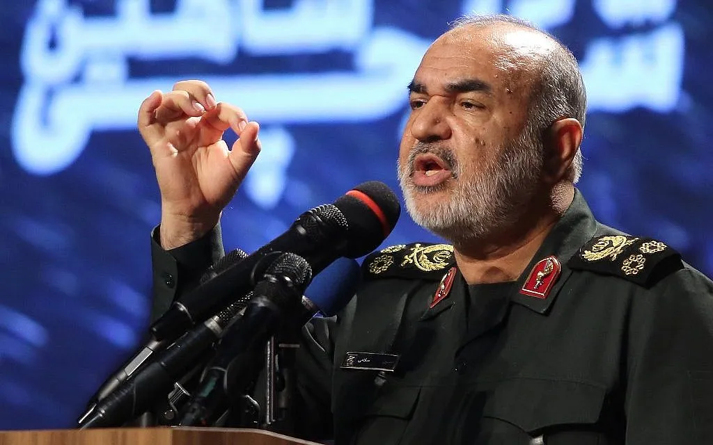 قائد الحرس الثوري الإيراني: الهيمنة الأمريكية الهشة قد أفلت وخسرت مكانتها كأكبر قوة عالمية