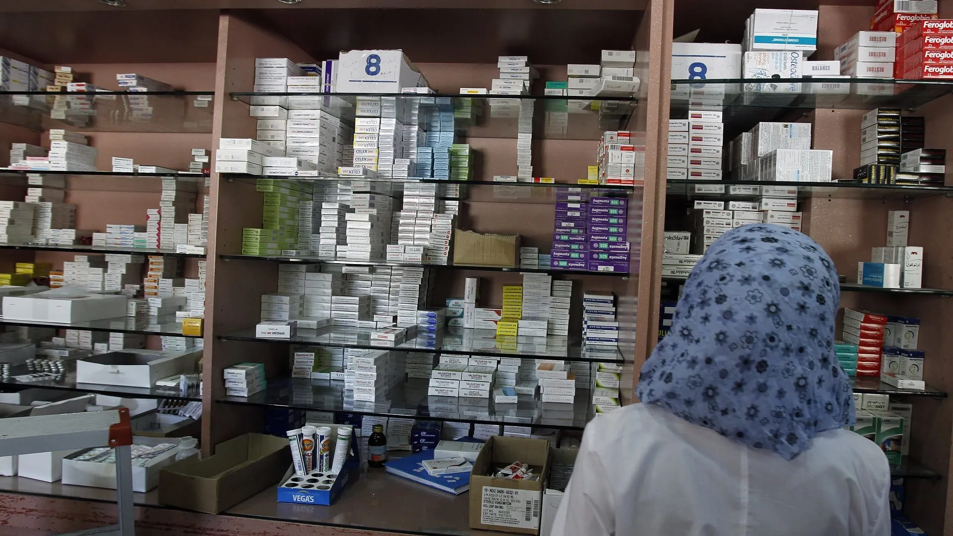 مبرراً فقدان الأدوية .. مسؤول طبي يعتبر حل أزمة الدواء عبر رفع الأسعار 