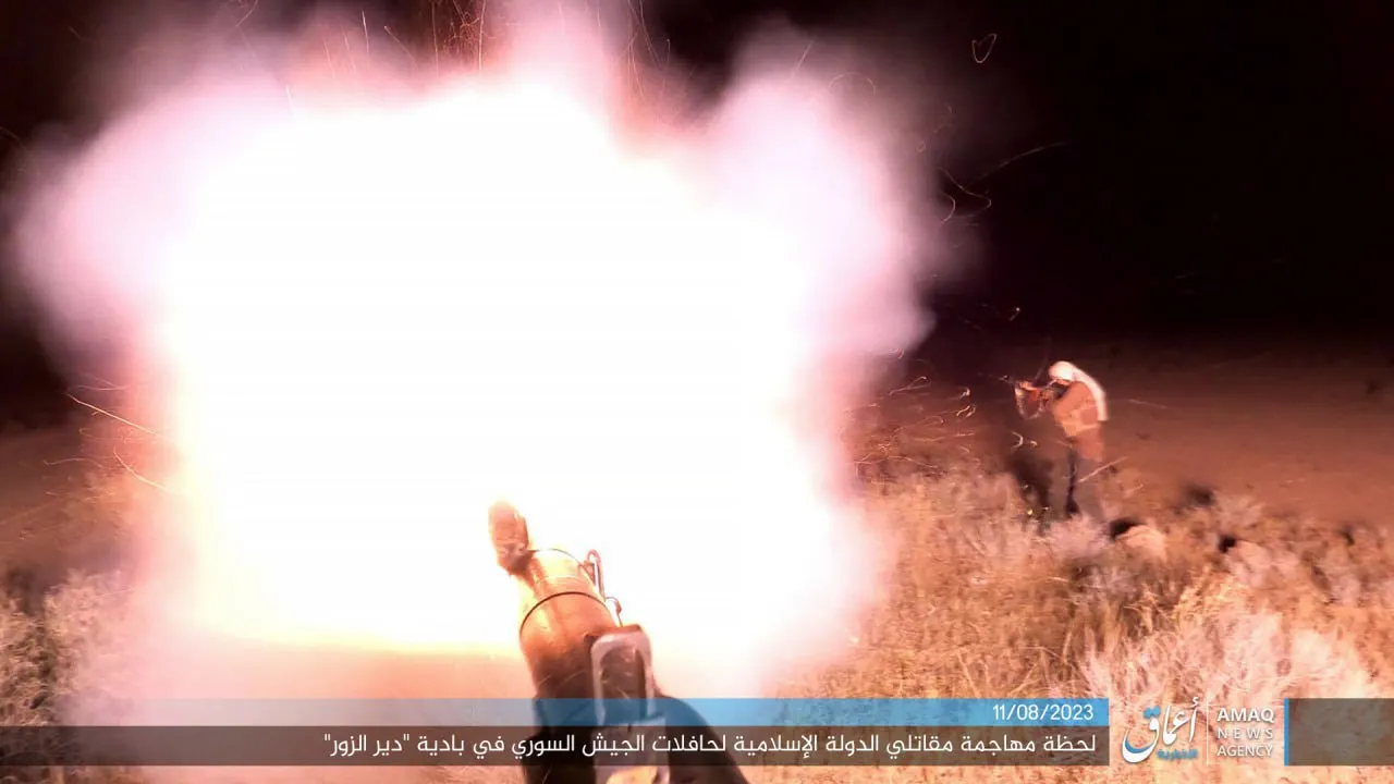 "داعـ ـش" يتبنى مقـ ـتل وإصابة 50 عسكرياً للنظام بهجوم في بادية دير الزور