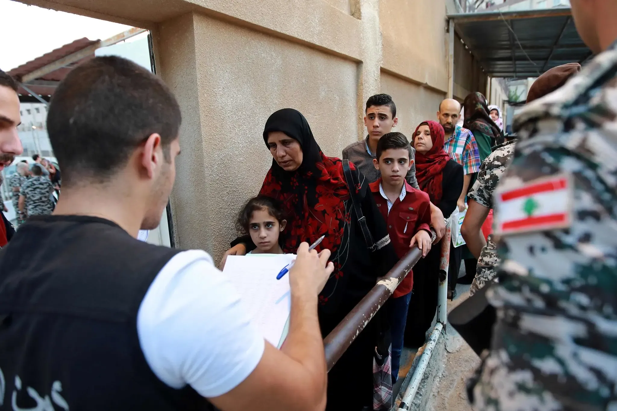 حقوقيون لبنانيون ينتقدون مقترحاً لقانون يُلزم مفوضية اللاجئين نقل السوريين أو ترحيلهم قسراً