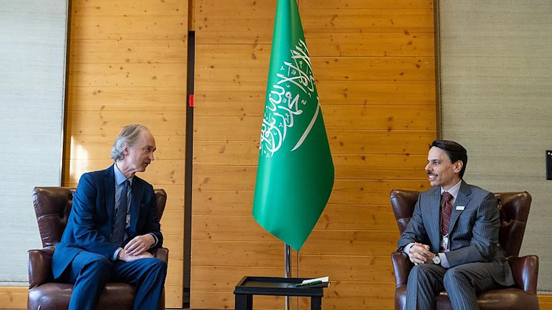 وزير خارجية السعودية يؤكد لـ "بيدرسون" حرص بلاده بذل كافة الجهود للتوصل لحل سياسي في سوريا