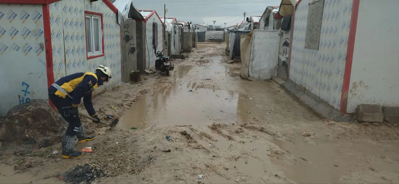 "استجابة سوريا": المخيمات المتضررة جراء الأمطار لم تحصل على المساعدات الإنسانية اللازمة 