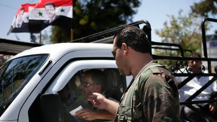 مخابرات الأسد تعتقل مجموعة شبان بريف حمص