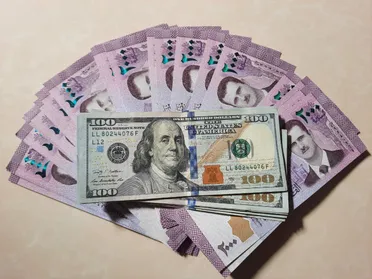 الدولار بـ 13500 ليرة .. مصرف النظام يخفض قيمة الليرة السورية
