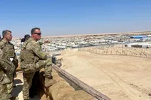 (سينتكوم) تكشف عن زيارة أجراها "الجنرال كوريلا" لعدة قواعد أمريكية في سوريا