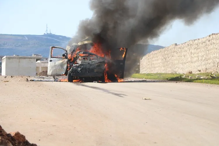صورة استهداف سيارة مدنية في دارة عزة بحلب