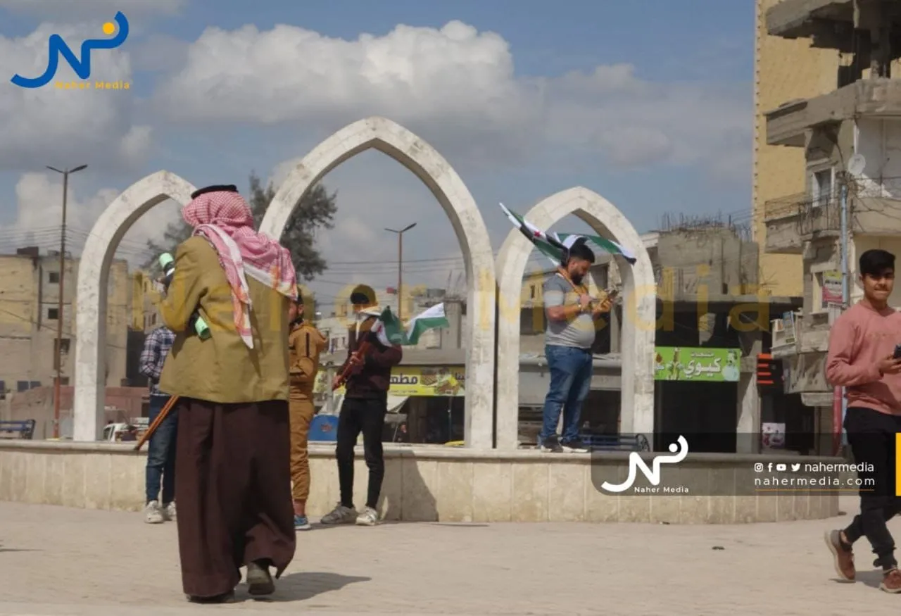 "قسد" تعتدي على نشطاء خلال إحياء ذكرى الثورة السورية بالرقة