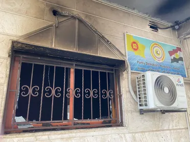 "الوطني الكردي" يُدين إحراق "ب ي د" عاشر مكتب له شرقي سوريا ويُطالب التحالف بإدانتها