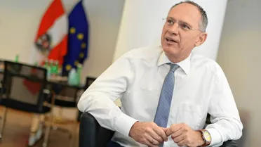 وزير داخلية النمسا يدعو لترحيل اللاجئين السوريين إلى مدينة اللاذقية لكونها "آمنة تماماً"