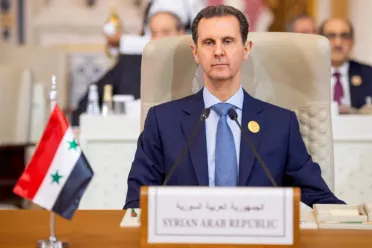 محكمة فرنسية تُصدر قرارها غداً بالمصادقة أو إلغاء مذكرة توقيف بحق الإرهـ ـابي "بشار الأسد"