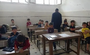 مركزية "دار الوحي الشريف" تفصل مدرساً في بنش بريف إدلب بسبب دعمه الحراك الشعبي