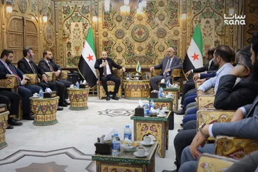 وزير الطاقة يبحث تطوير قطاع الكهرباء والنفط والمياه في دير الزور