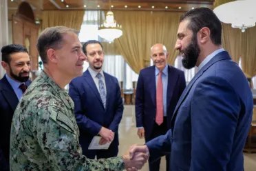 "الشرع" يبحث مع باراك تنفيذ اتفاق العاشر من مارس وتعزيز الاستقرار في سوريا
