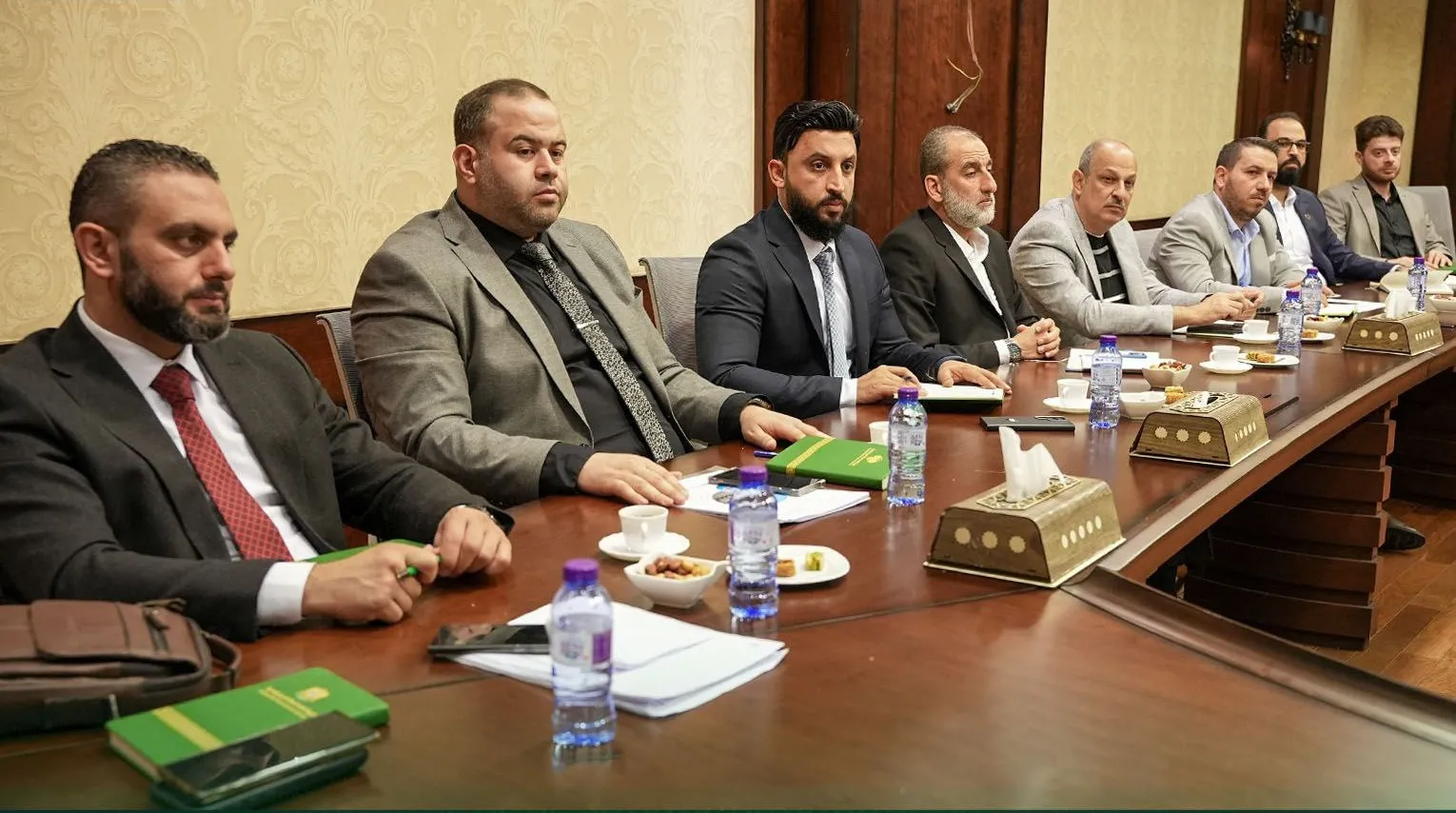 علوش: معاملات المستثمرين والتجار تُقدَّم مجاناً وأي مبالغ إضافية تُعدّ رشوة يعاقب عليها القانون