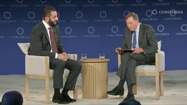 ديفيد بتريوس في لقاء مع الرئيش الشرع  على هامش قمة كونكورديا 