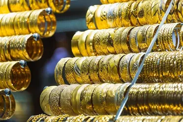استقرار نسبي في سعر صرف الدولار والذهب في الأسواق السورية