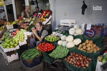 أسعار الفواكه والخضراوات في سوق شارع الأمين بدمشق