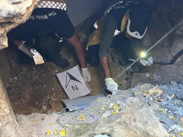 اكتشاف رفات مدنيين في آبل بحمص وسط دعوات للحذر من العبث بالمقابر