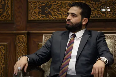 وزير الداخلية: إعادة دمج الضباط المنشقين للاستفادة من خبراتهم في هيكلية الوزارة الجديدة