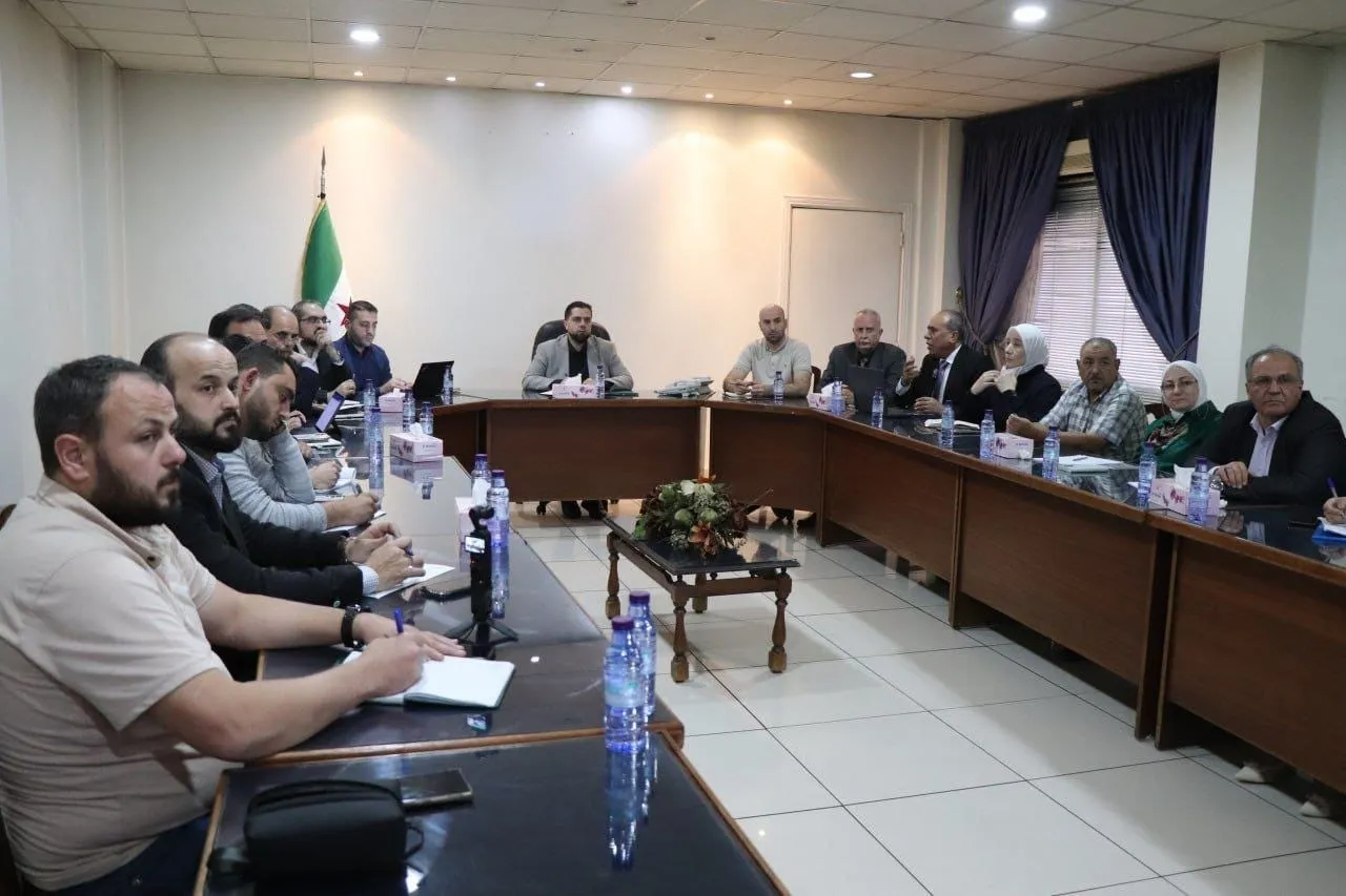 وزير الأشغال العامة والإسكان يبحث واقع المشاريع المتعثرة وآليات معالجتها