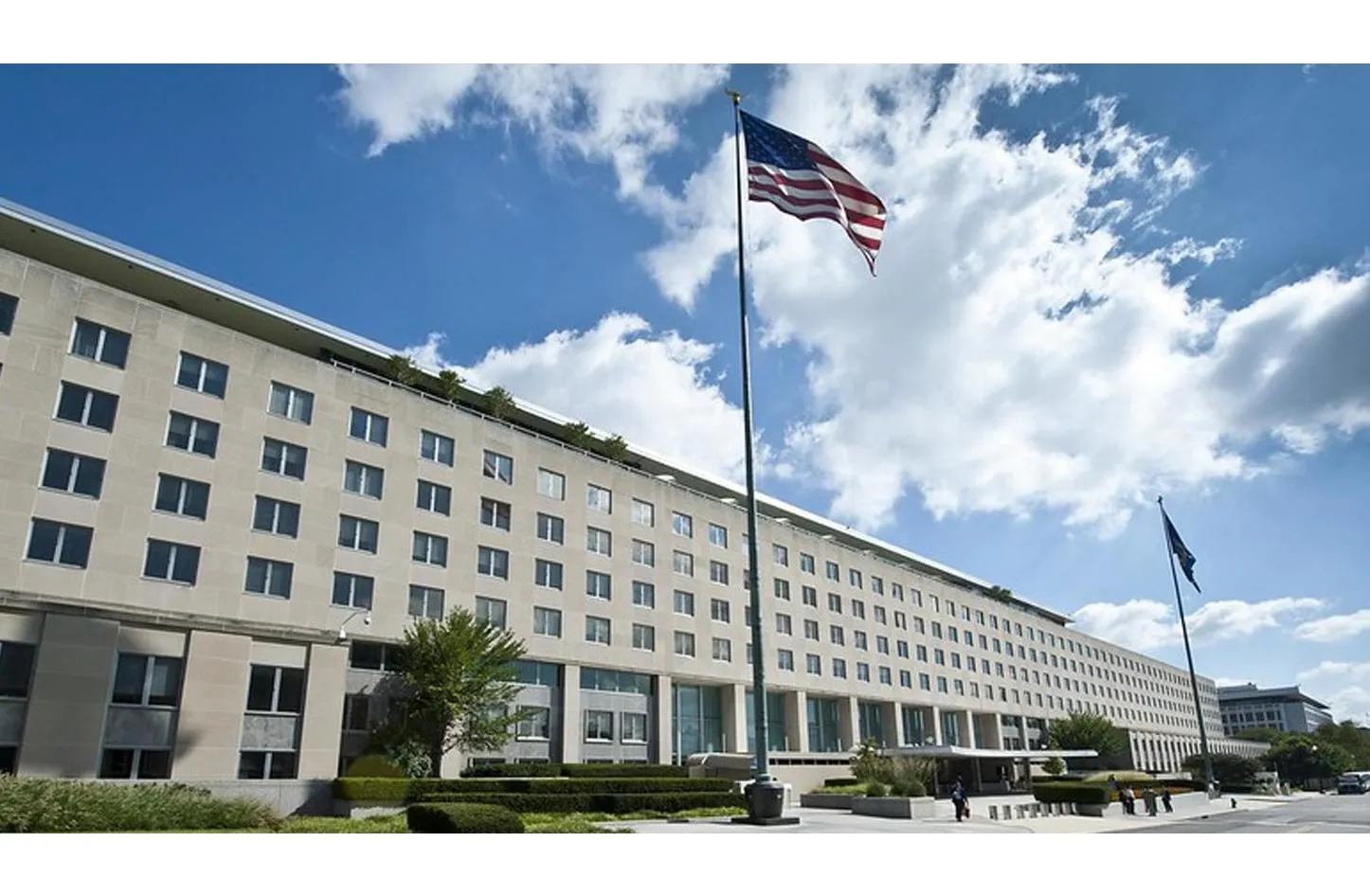 الخارجية الأميركية تؤيّد إلغاء «قانون قيصر» والعقوبات على سوريا