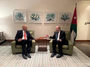  الصفدي وباراك يبحثان متابعة خريطة الطريق الأردنية السورية الأميركية لحل أزمة السويداء