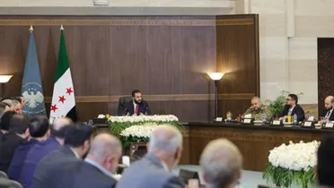 نفي رسمي لتقرير نشرته "رويترز" عن اجتماع إدلب ومزاعم توبيخ الرئيس الشرع للمسؤولين