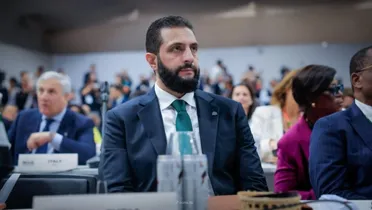 بعد قرار مجلس الأمن وبريطانيا: الاتحاد الأوروبي يتجه لرفع العقوبات عن "الشرع وخطاب"